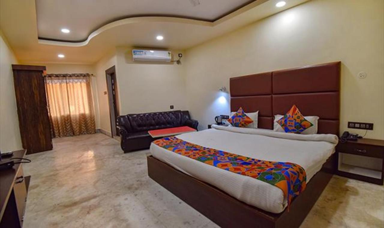Fabhotel Rr Suites Γουβαχάτι Εξωτερικό φωτογραφία