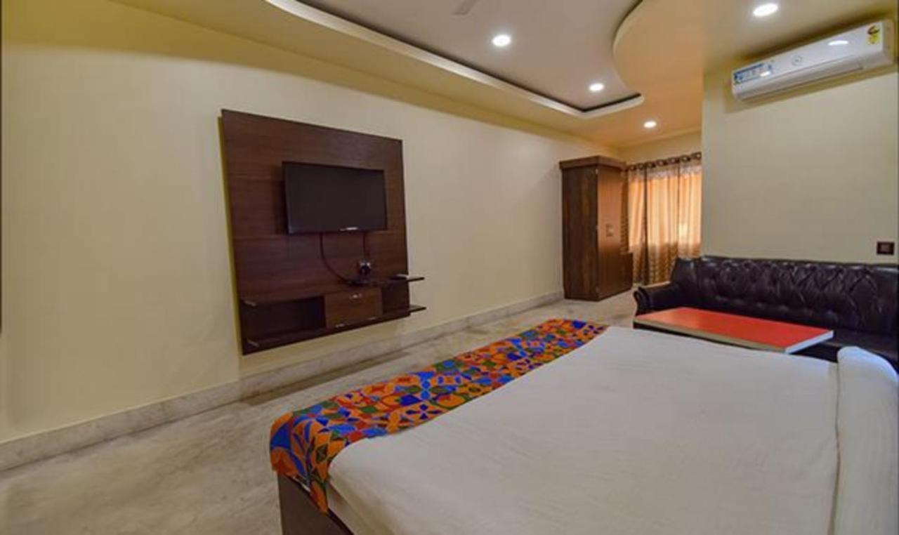 Fabhotel Rr Suites Γουβαχάτι Εξωτερικό φωτογραφία