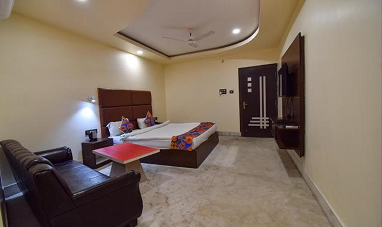 Fabhotel Rr Suites Γουβαχάτι Εξωτερικό φωτογραφία