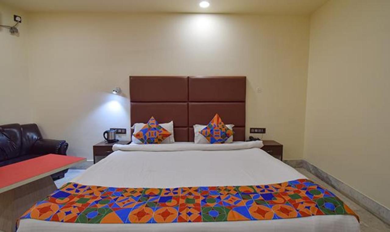 Fabhotel Rr Suites Γουβαχάτι Εξωτερικό φωτογραφία